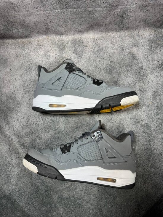 Size 6.5Y | Jordan 4 Cool Grey With Box | Pre-Owned main image 9